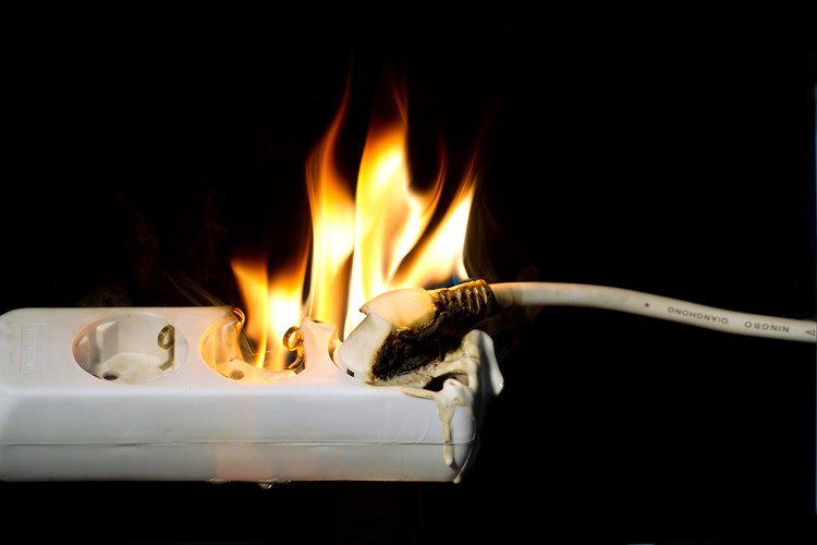 cháy nổ do dùng dây cáp điện kém chất lượng